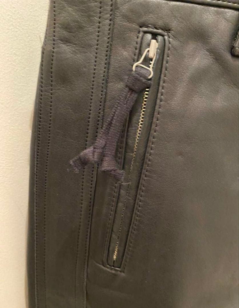 イエスタデイズトゥモロー　レザーパンツ