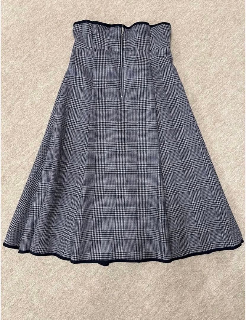 ADORE アドーア高級ウールスカート　新品タグ付き
