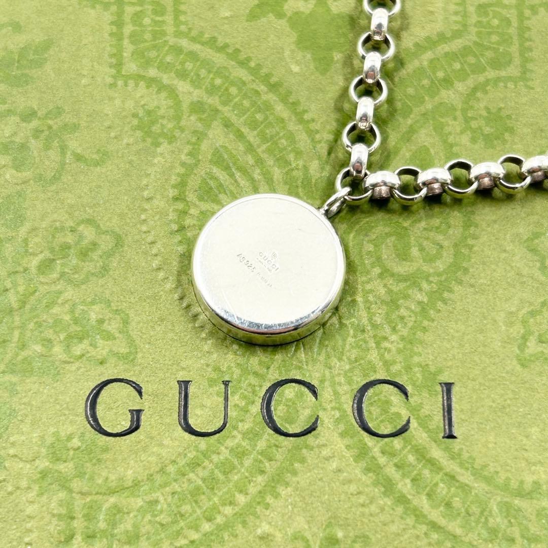 美品✨　グッチ　ネックレス　サークル　ロゴ　刻印　チャーム　シルバー　925