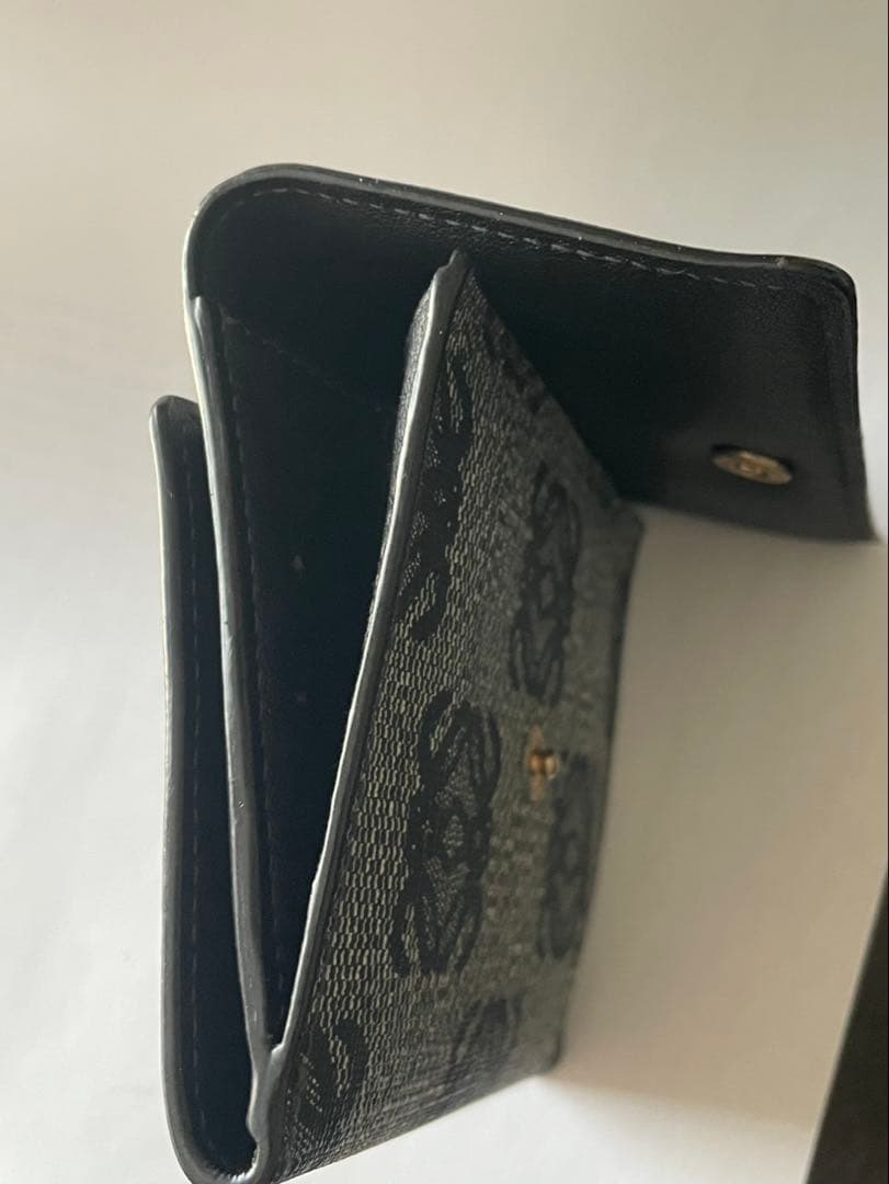 美品⭐︎ロエベ二つ折り財布
