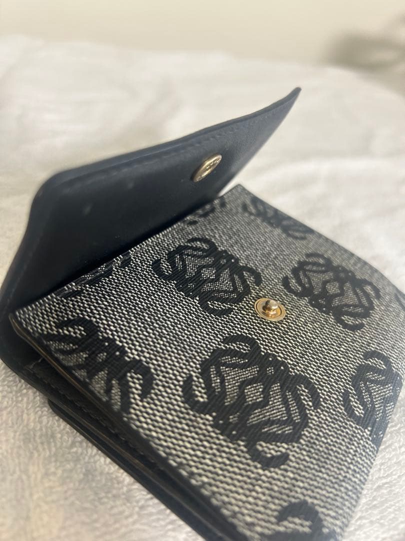 美品⭐︎ロエベ二つ折り財布