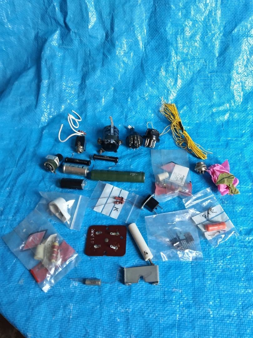 無線機ラジオ真空管アンプなどの部品ジャンク品の出品です。