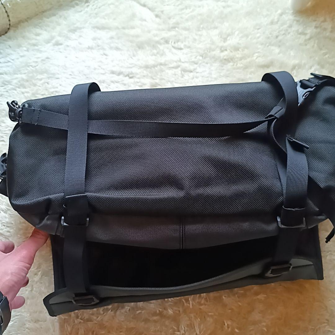 スーリー Thule Covert DSLR Messenger カメラバッグ