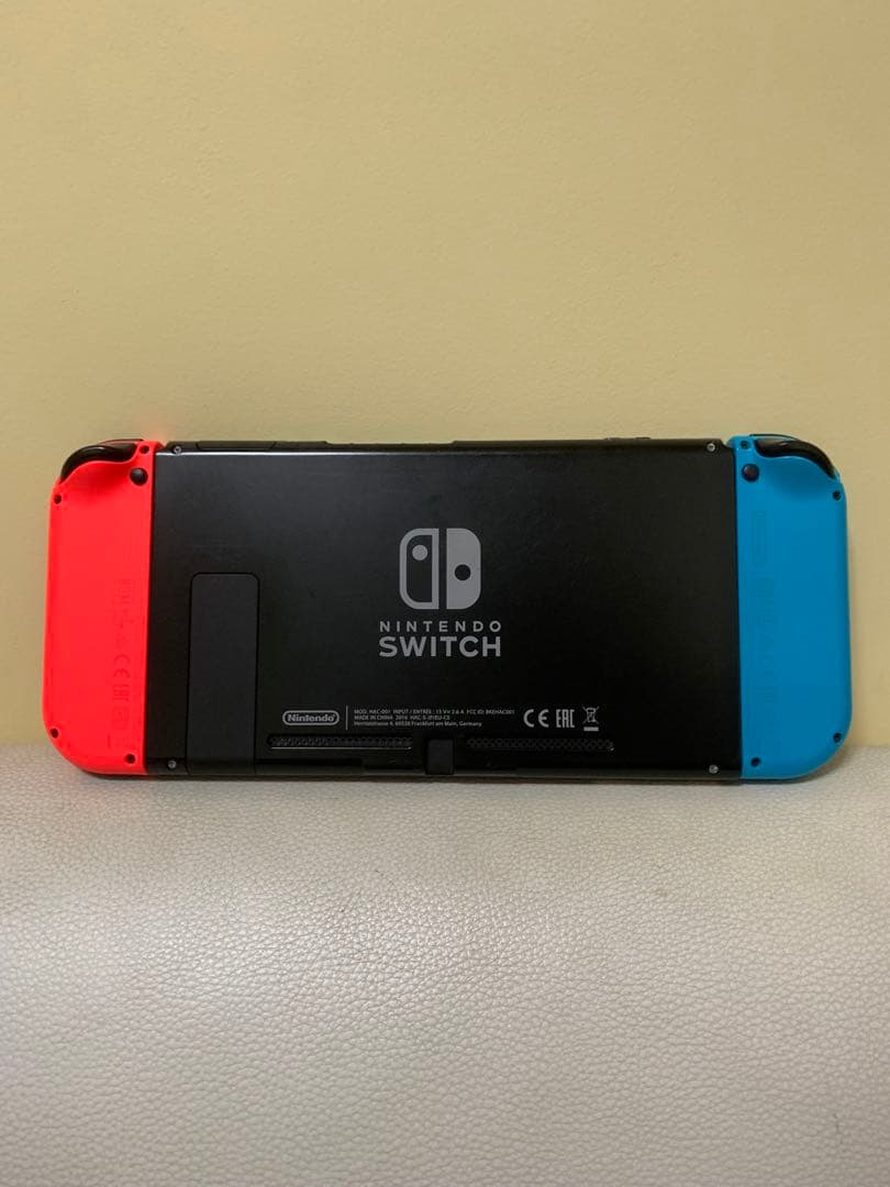 Nintendo Switch 初期型 本体 ジョイコン2個　 星のカービィ付き