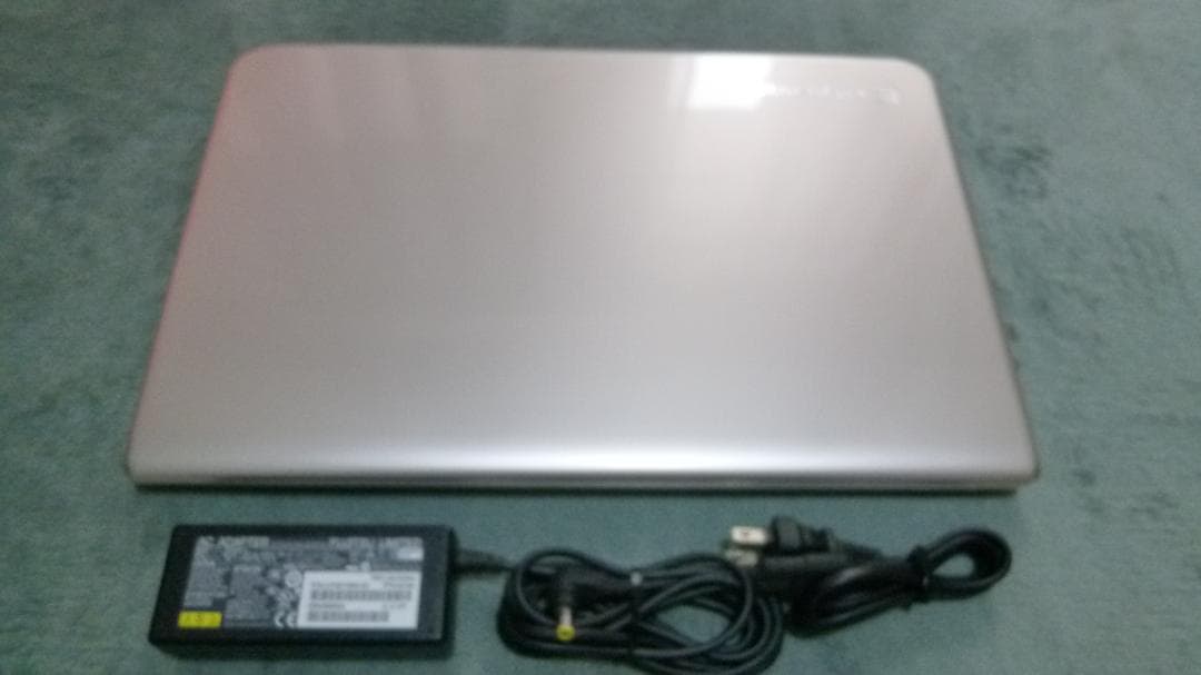 TOSHIBA 第４世代 CPUi3 T554/45KG 美品動作中古品