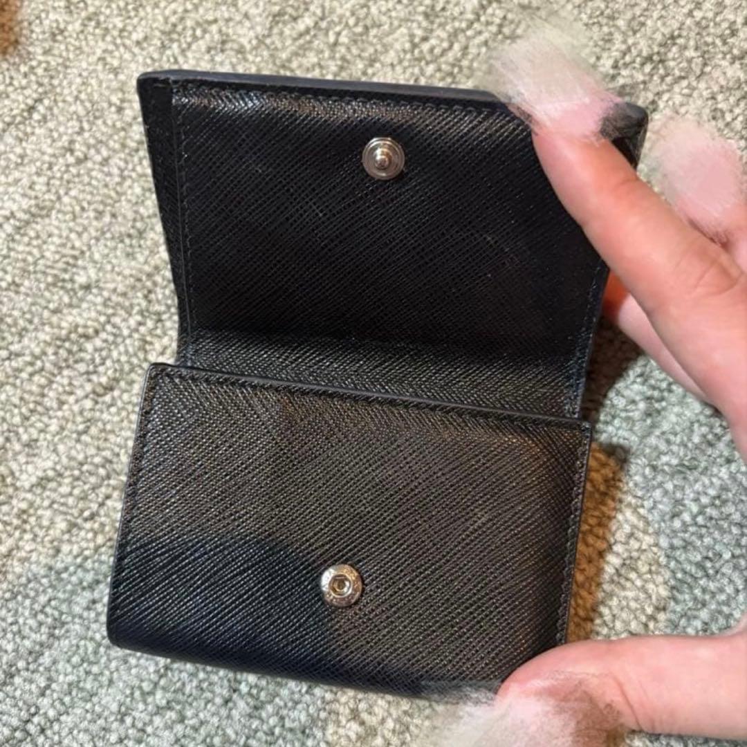 PRADA サフィアーノ　三つ折り　財布　黒