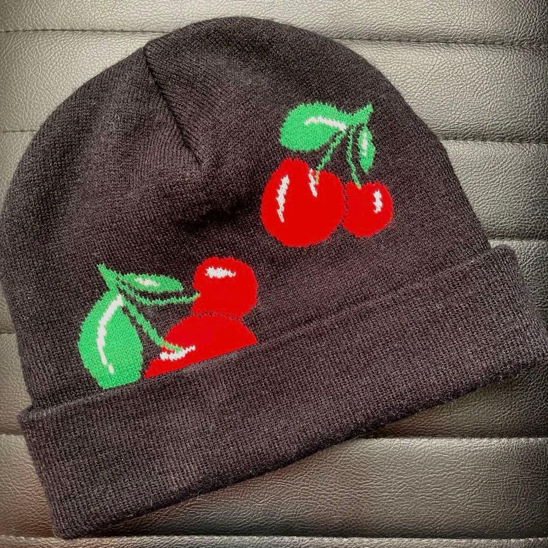Supreme チェリー柄 ビーニー