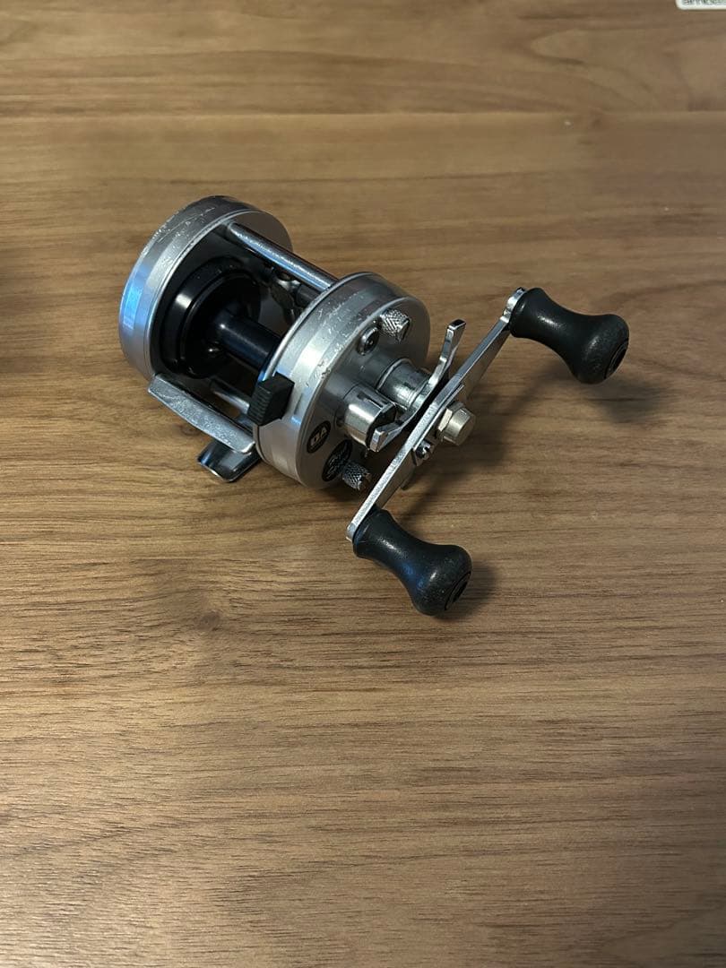 【本日限定価格】アブガルシア アンバサダー2500C ベイトリール