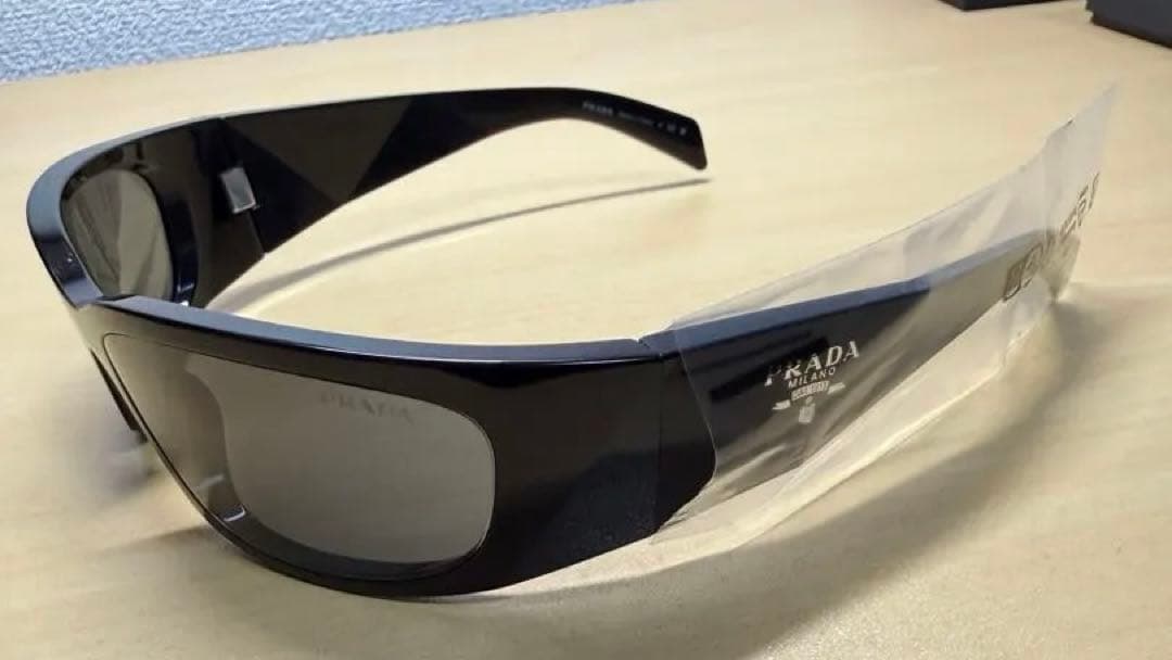 おはなまる　PRADA PR A19S 1AB5S0 サングラス