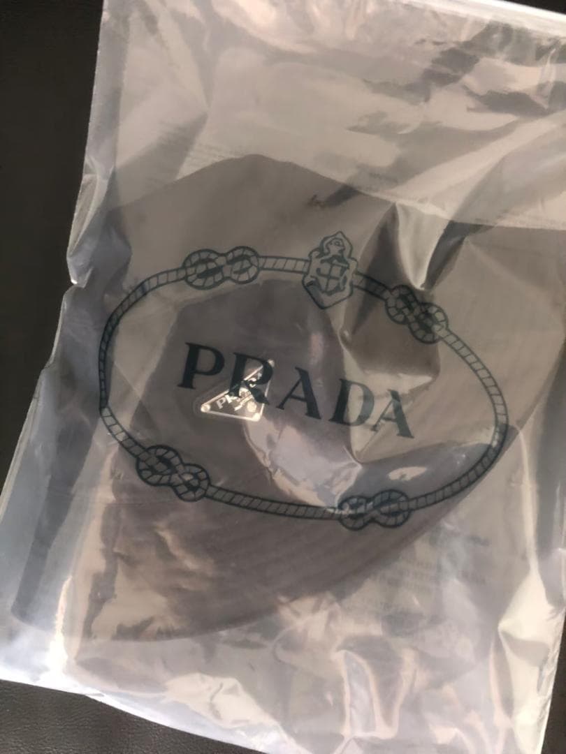PRADA ブラック バケットハット