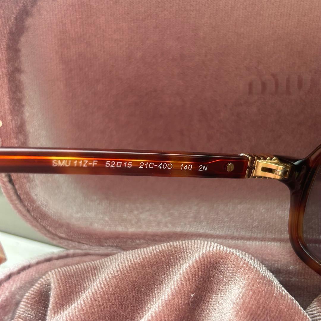 miu miu ブラウン スクエア サングラス