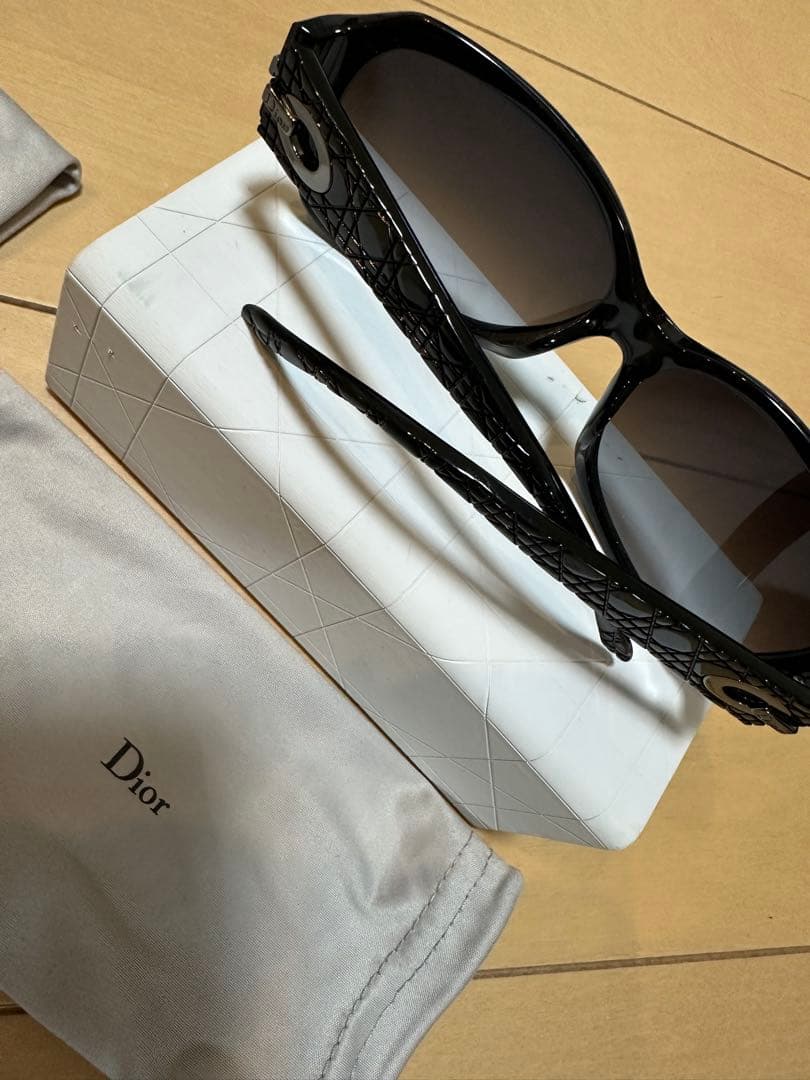 s*a様 【美品】Dior ブラック サングラス