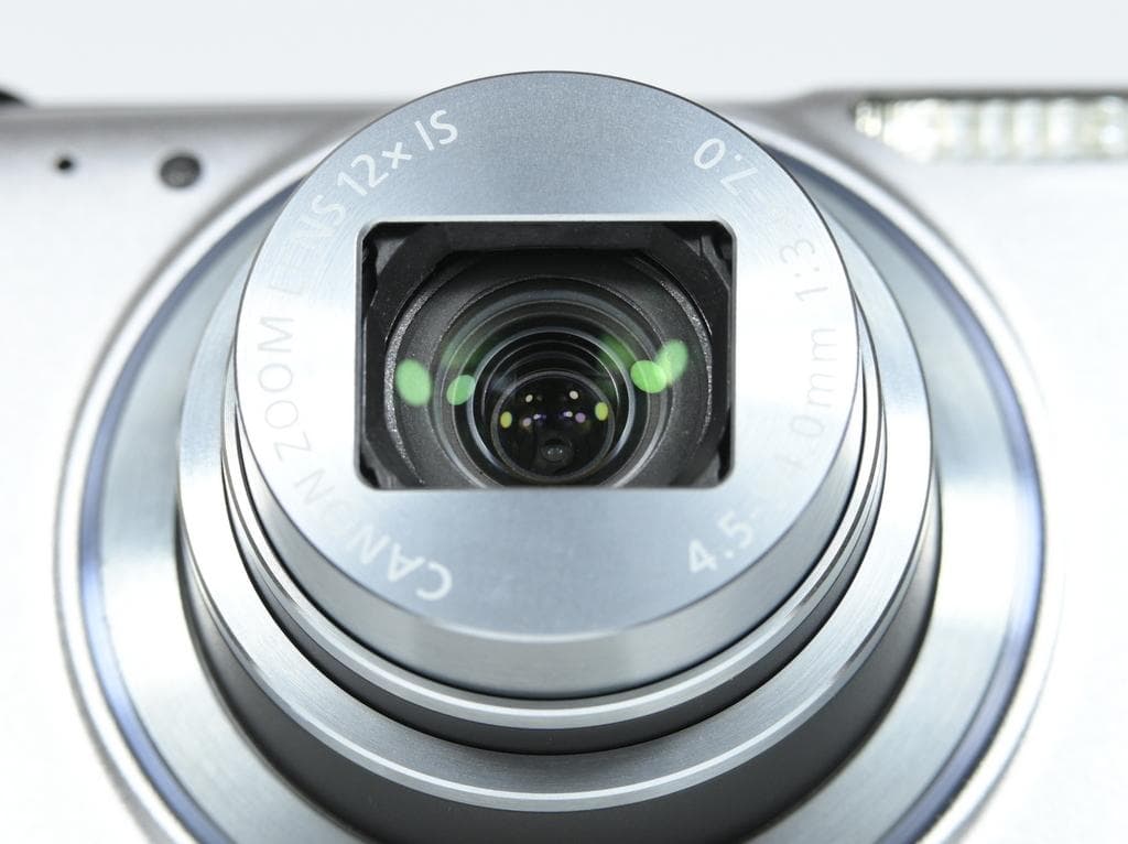 【超美品】 キヤノン　Canon IXY 640 シルバー