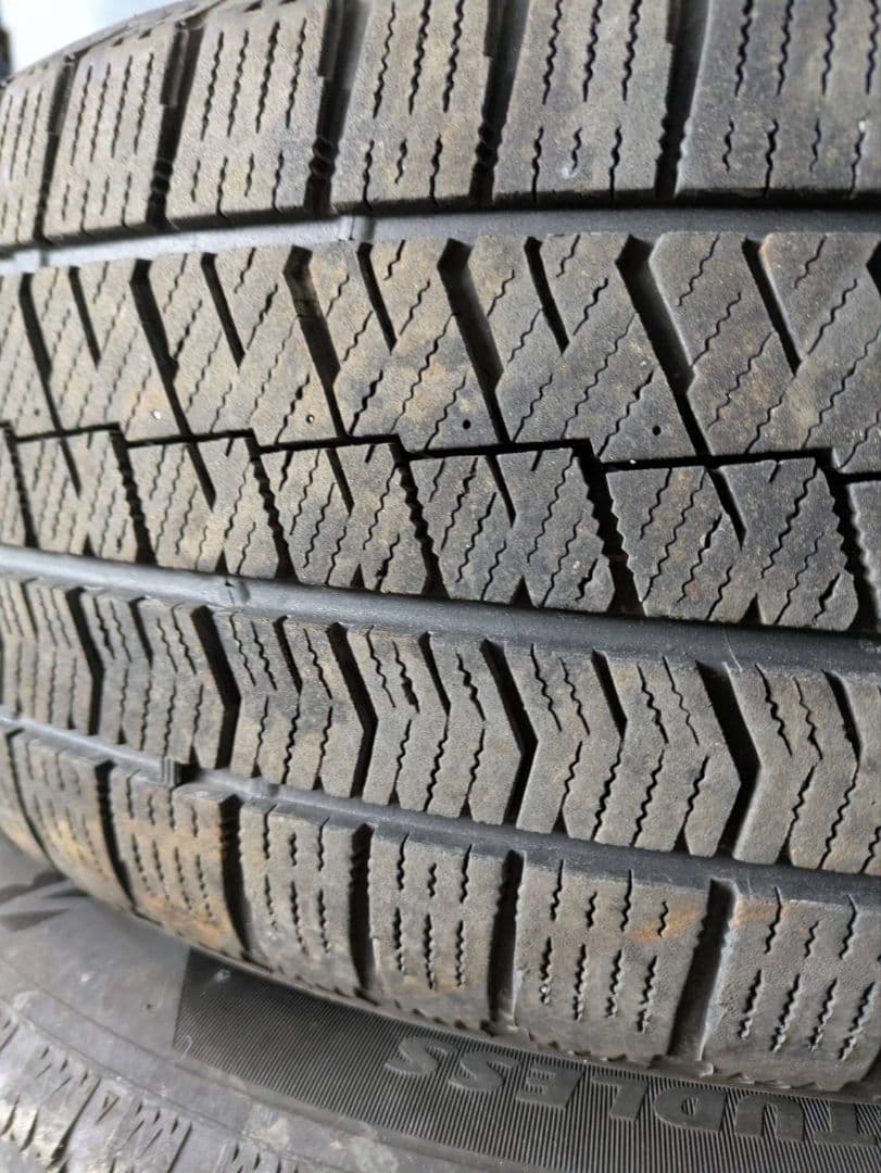 スタッドレスタイヤ 215/60R17 4本セット　VRX2 タイヤのみ