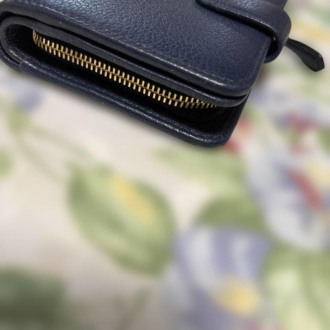 プラダ　２つ折り財布