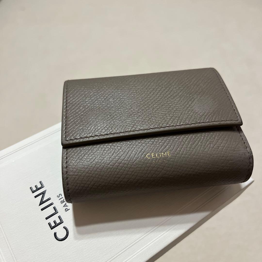 値下げCELINE SMALL TRIFOLD WALLET 財布 Pebble