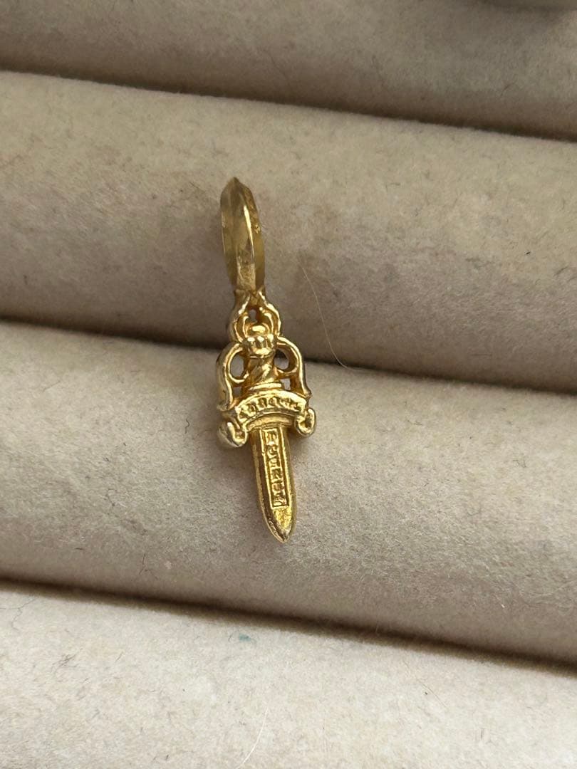 クロムハーツ22K STACK DAGGER V2チャーム