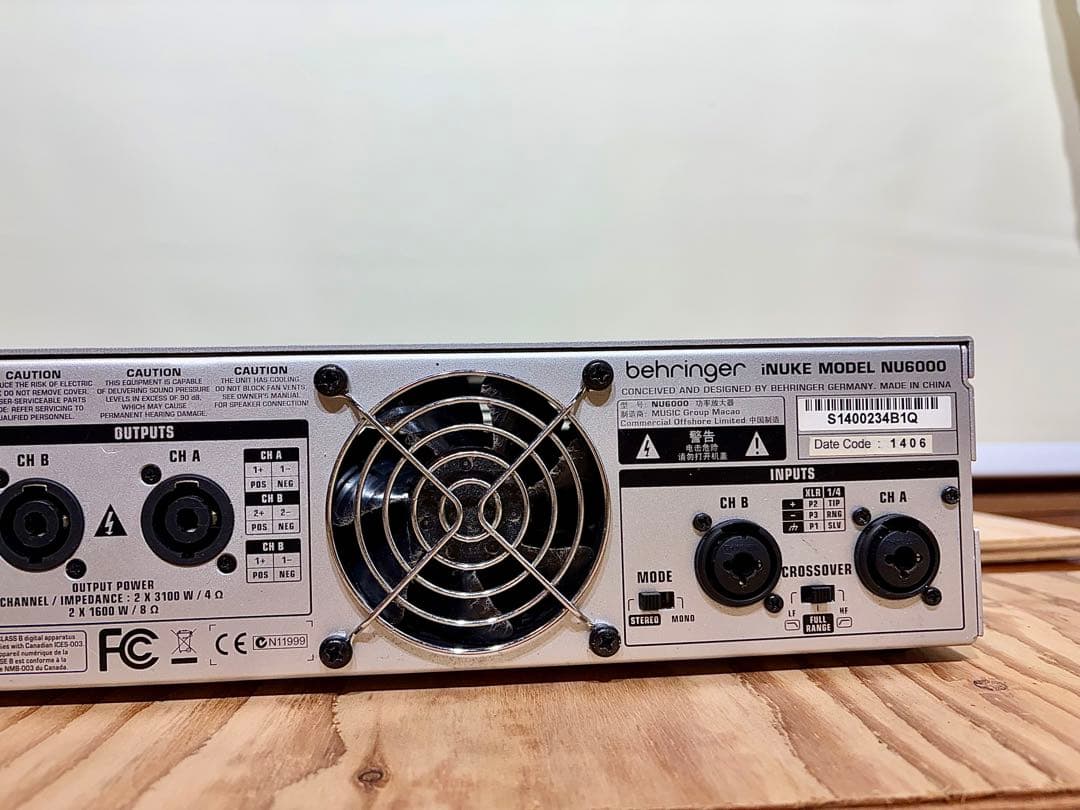 送料込み　Behringer NU6000 パワーアンプ6000W 動作品
