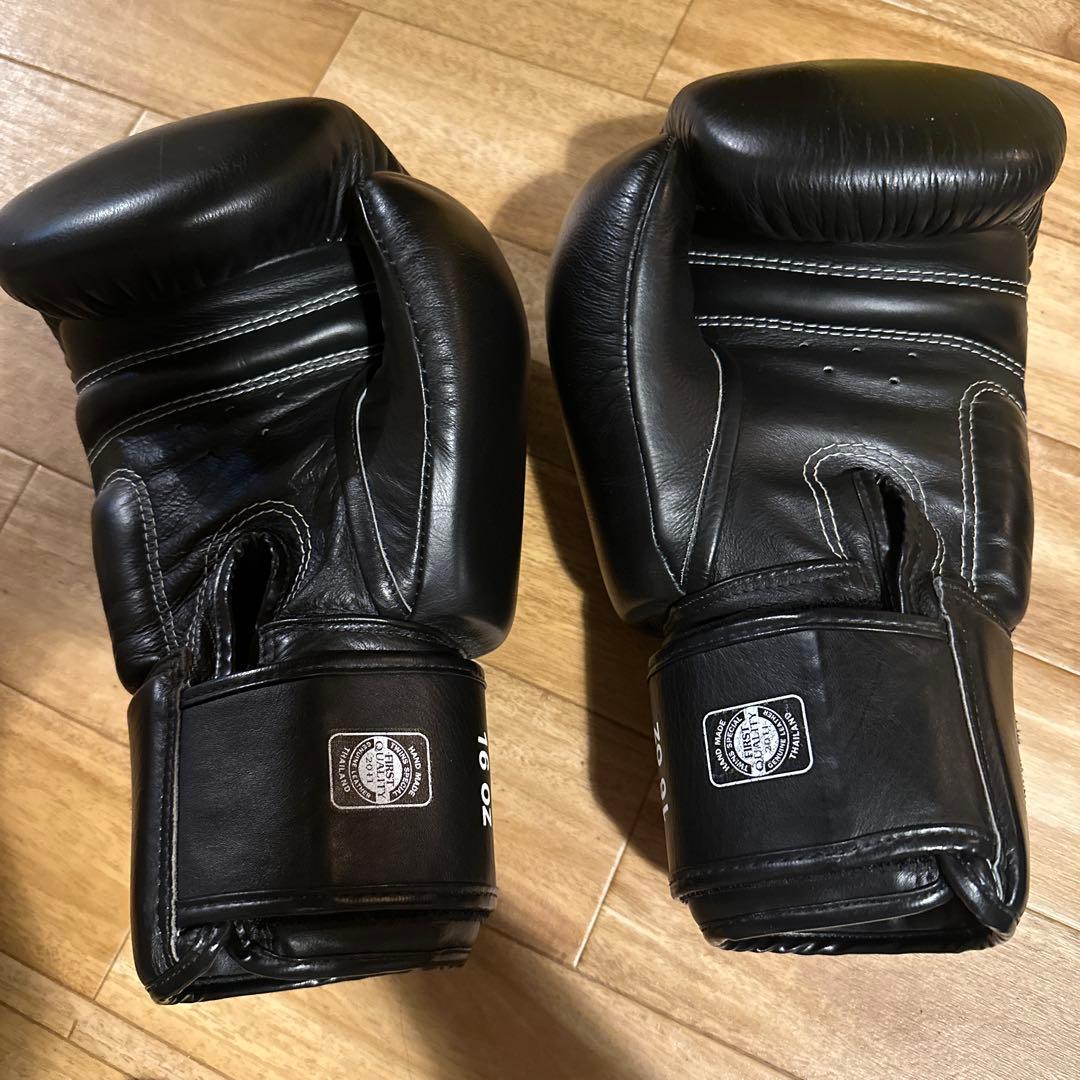 レザー製の16 oz TWINSボクシンググローブ