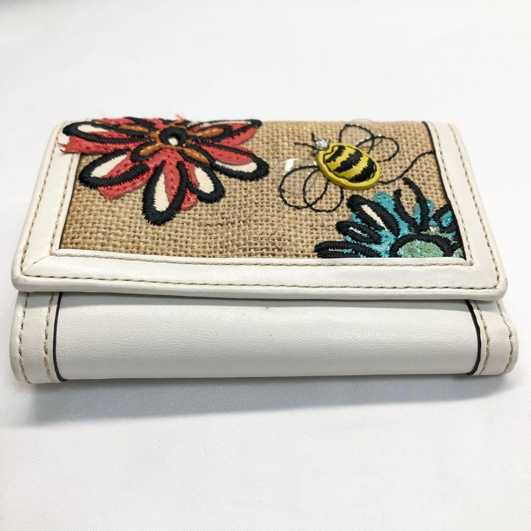 COACH コーチ　三つ折り　財布　ホワイト　レザー　蜂　刺繍