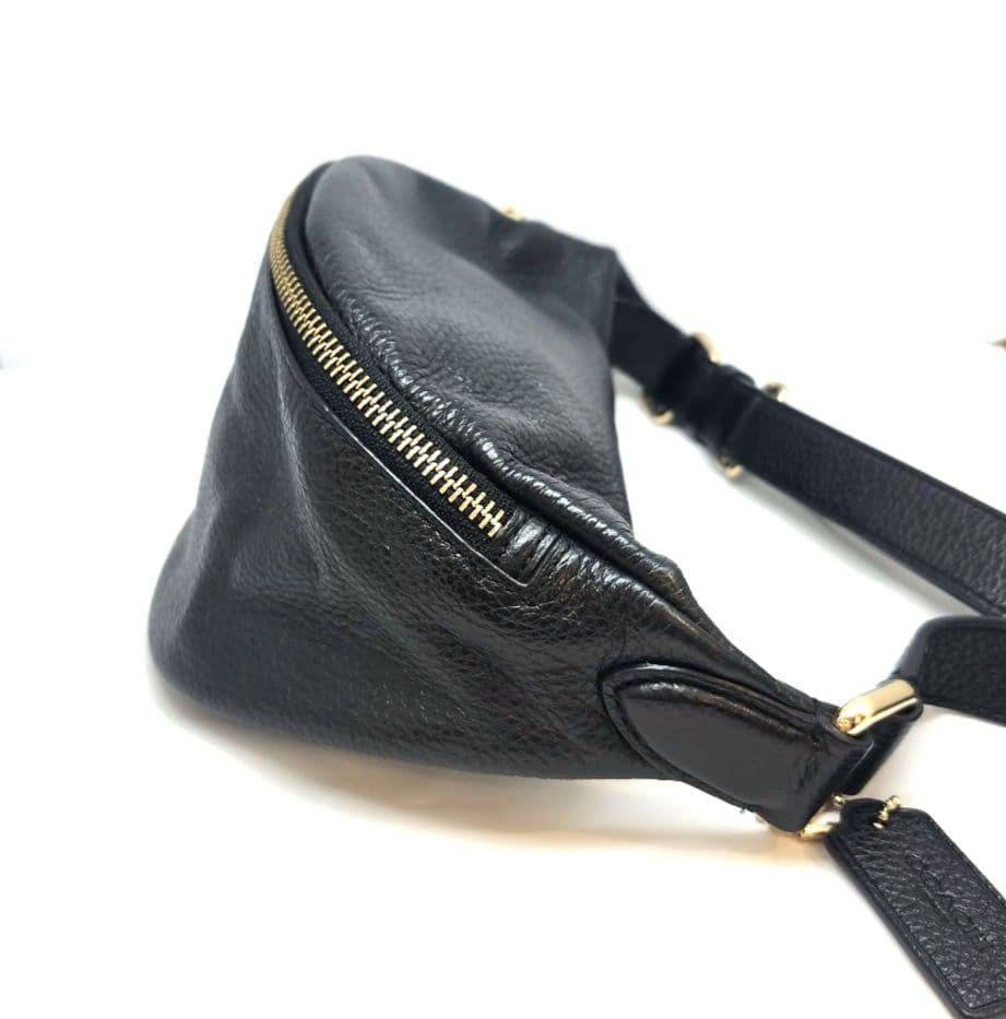 COACH 　コーチ　ボディバッグ　ブラック