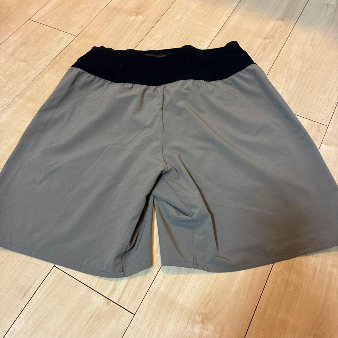 y。THE NORTH FACE ベージュショートパンツ