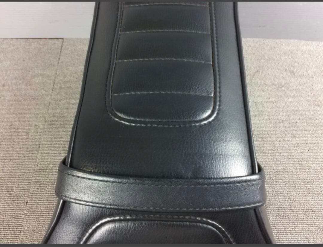 送料込み　美品　デイトナ スポーツスター シート ハーレー　883 1200
