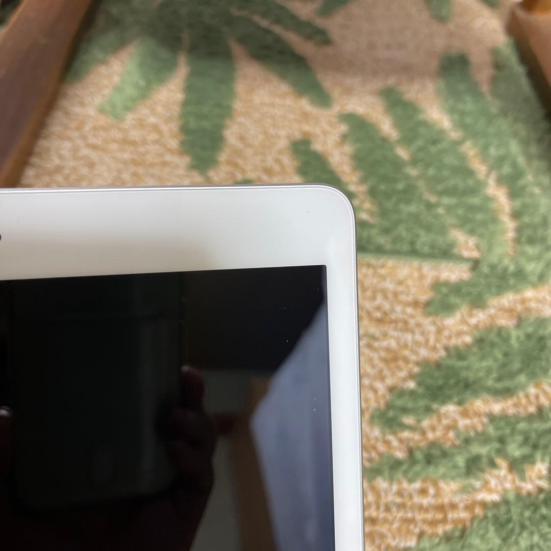 [カバー付]iPad 第7世代 32GB シルバー Wi-Fi 極美品