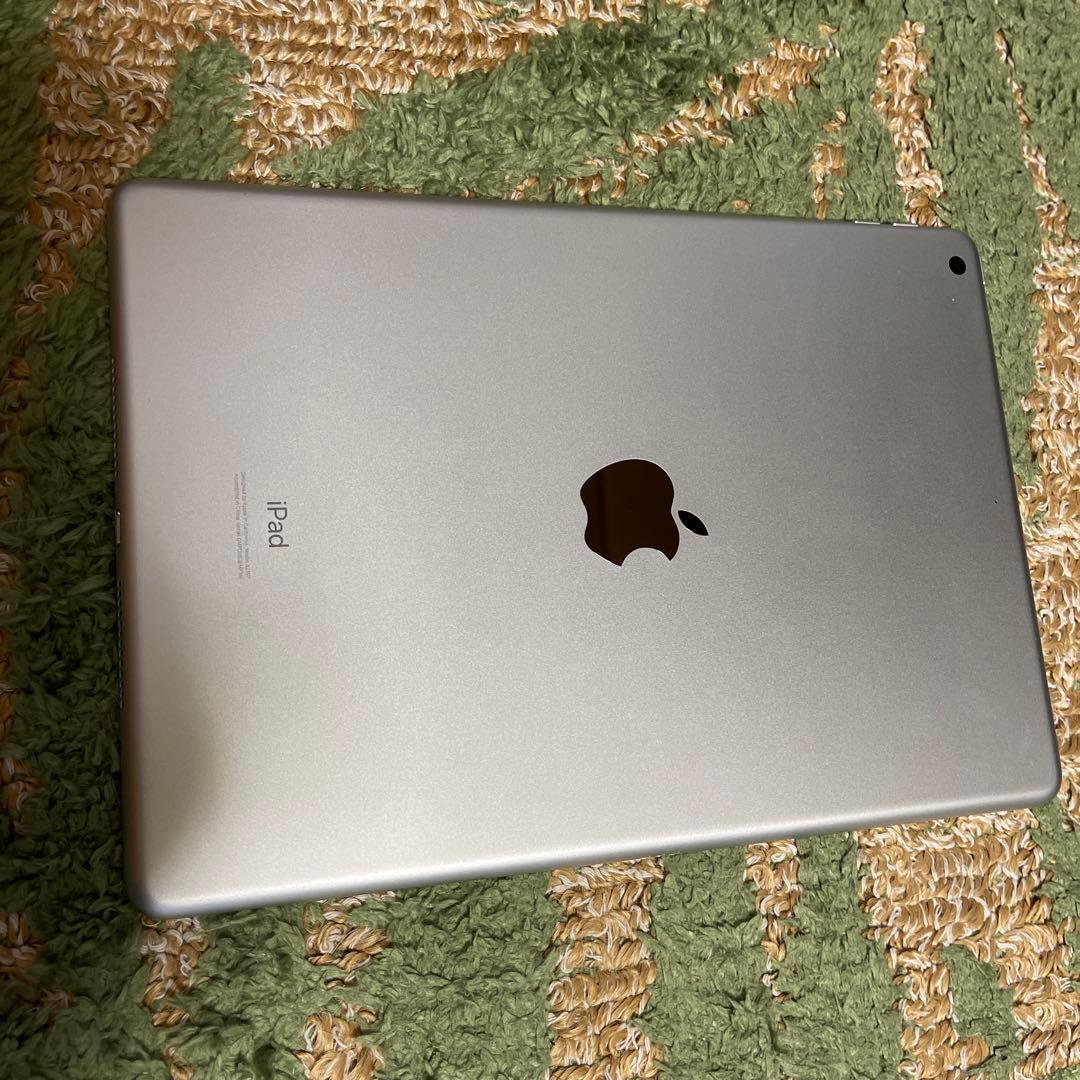 [カバー付]iPad 第7世代 32GB シルバー Wi-Fi 極美品