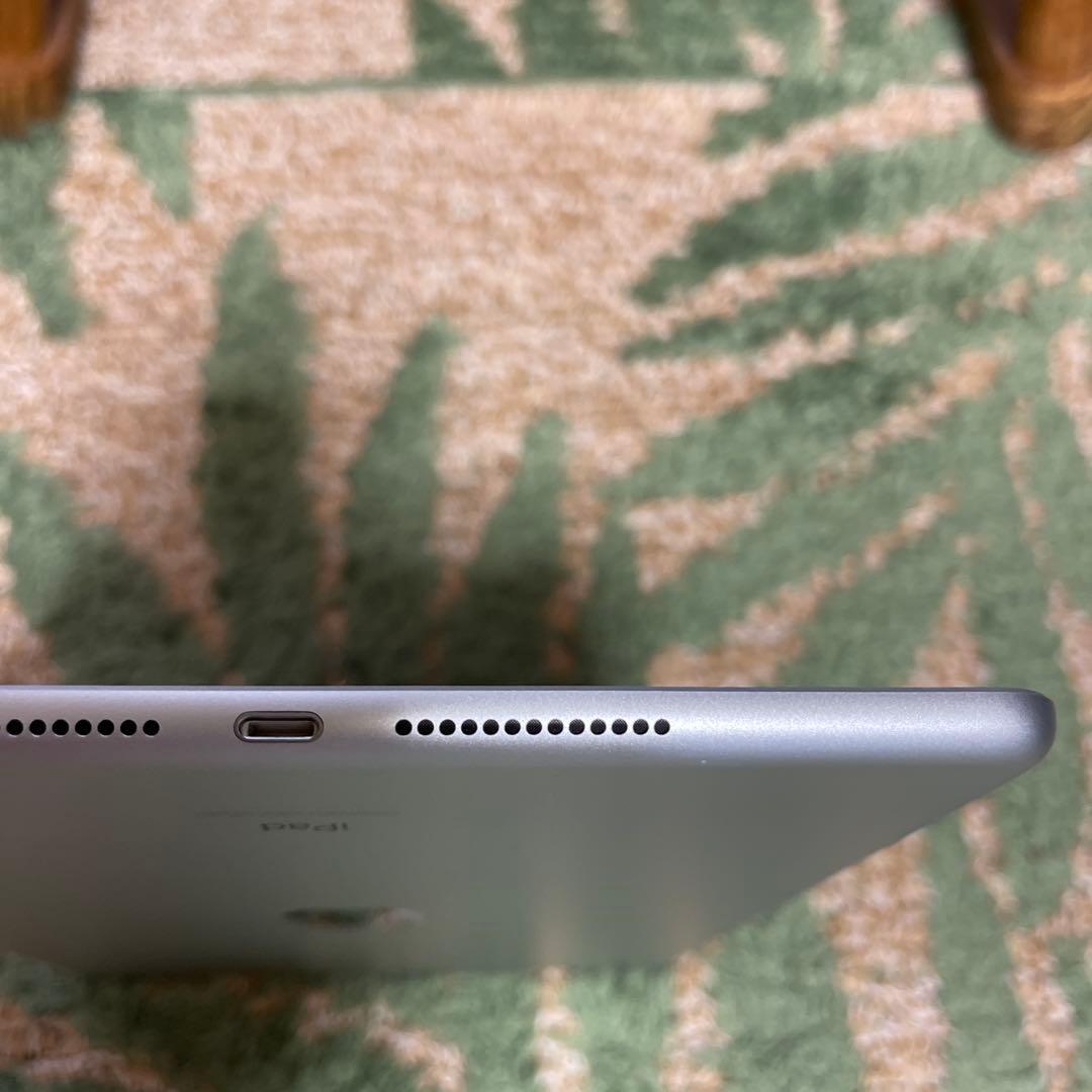 [カバー付]iPad 第7世代 32GB シルバー Wi-Fi 極美品