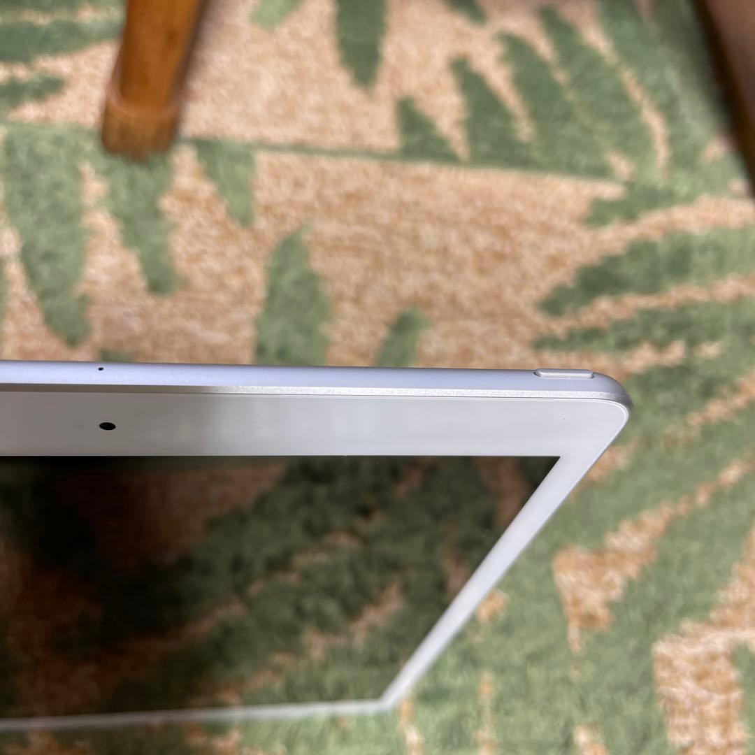 [カバー付]iPad 第7世代 32GB シルバー Wi-Fi 極美品