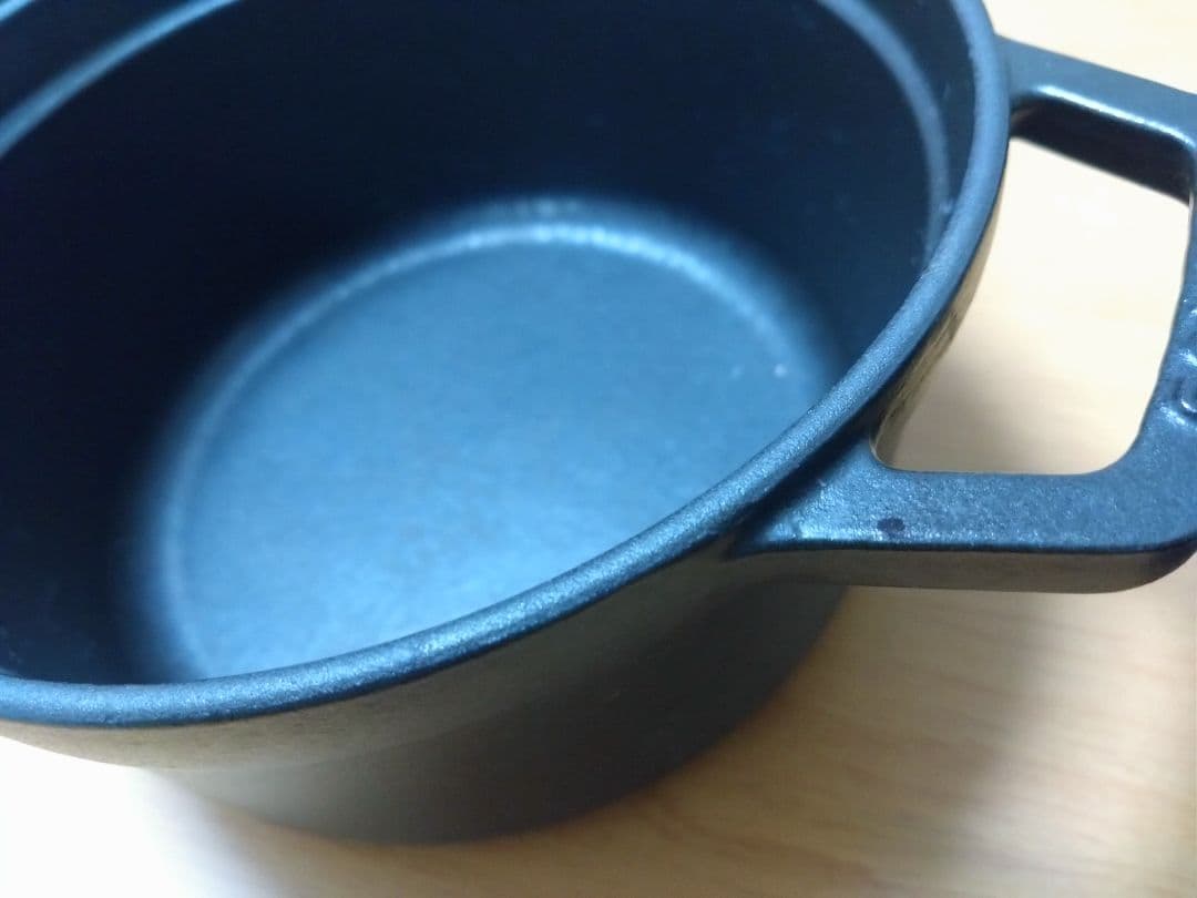 ストウブ ラウンド STAUB LA COCOTTE 黒 16cm