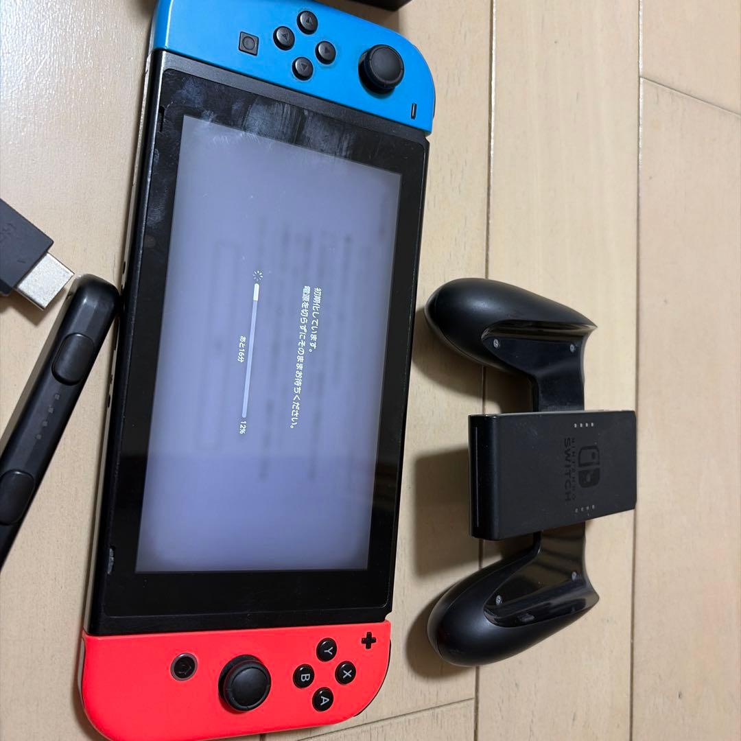 Nintendo Switch 本体 赤と青 Joy-Con 付属品あり