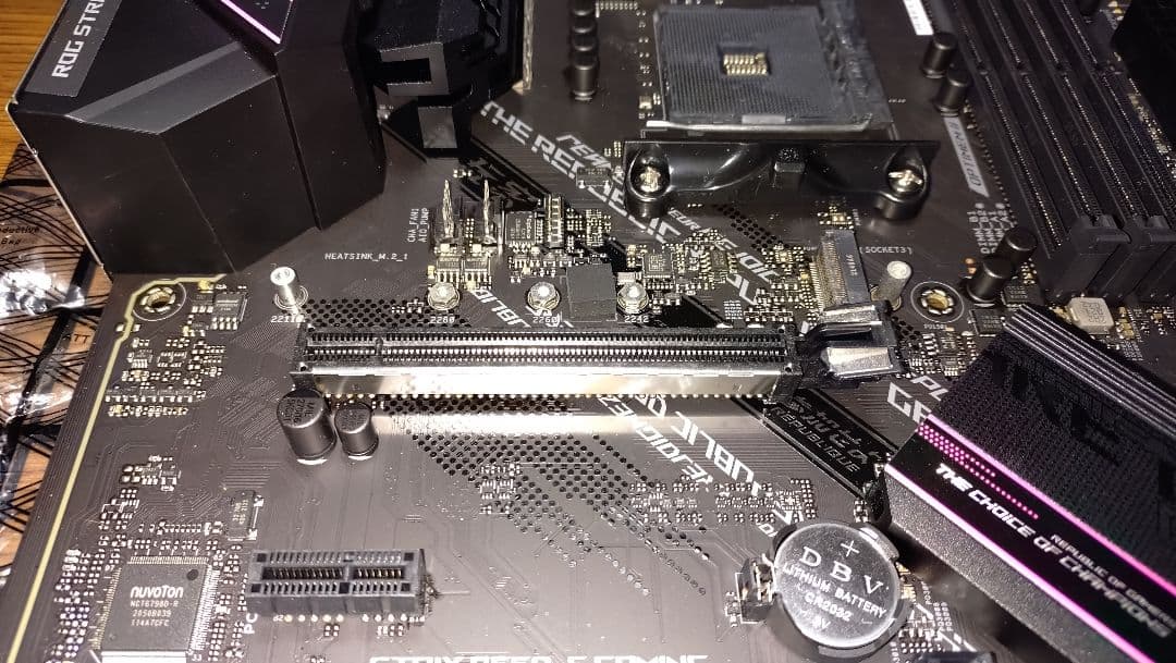 マザーボード ASUS ROG STRIX B550-F GAMING