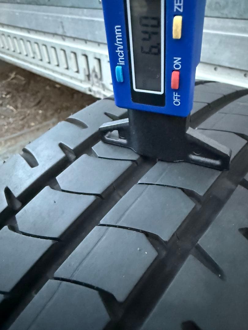 ブリヂストンサマータイヤ185／55R15 82V