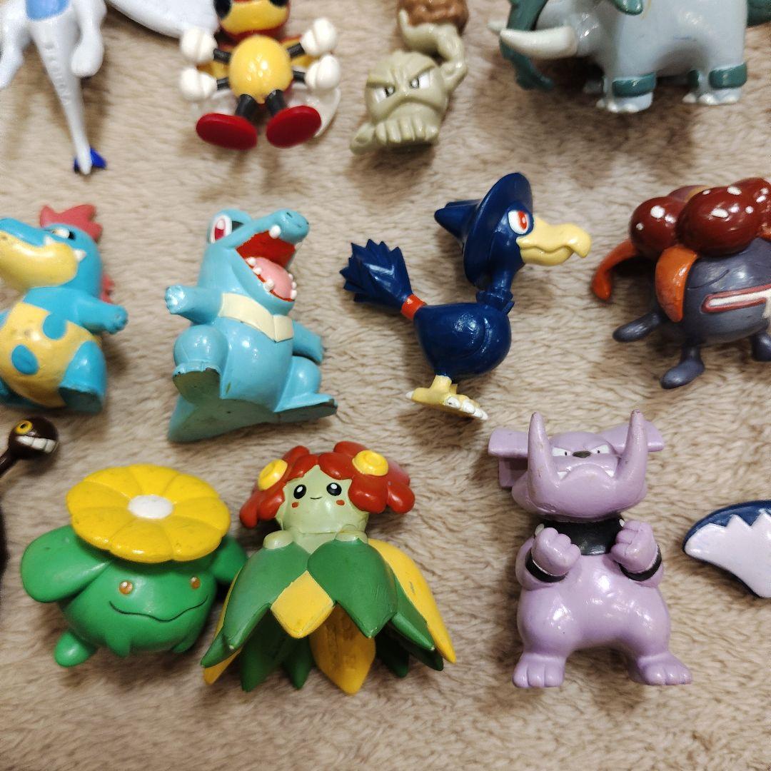 ポケモンフィギア 約25年前に集め出したもの達。ほぼTOMY刻印