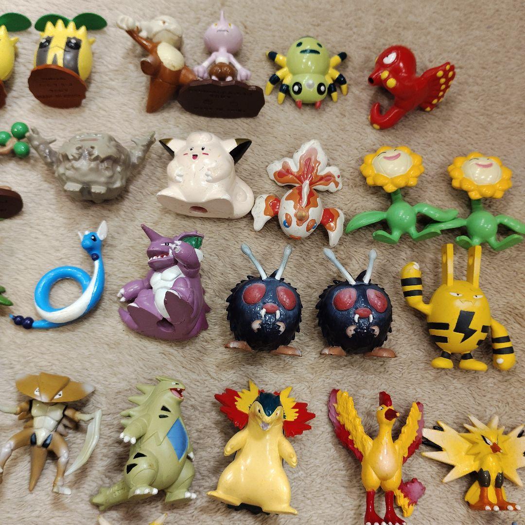 ポケモンフィギア 約25年前に集め出したもの達。ほぼTOMY刻印