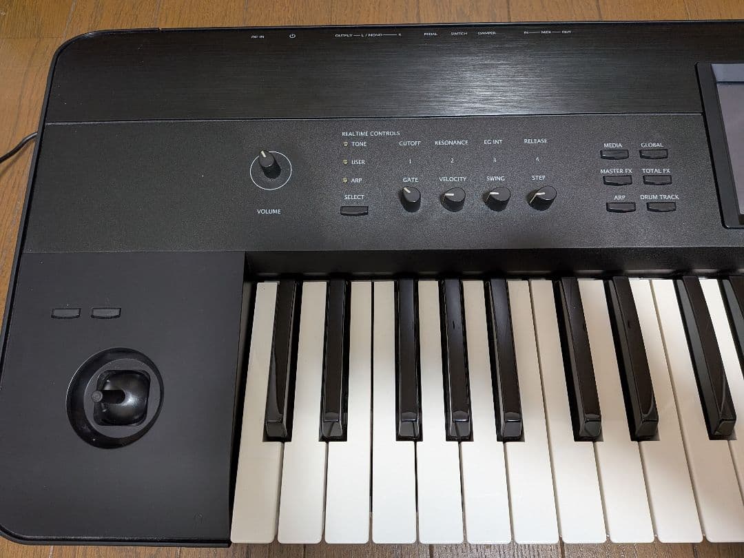 KORG KROME 61 キーボードシンセサイザー コルグ クローム 61鍵