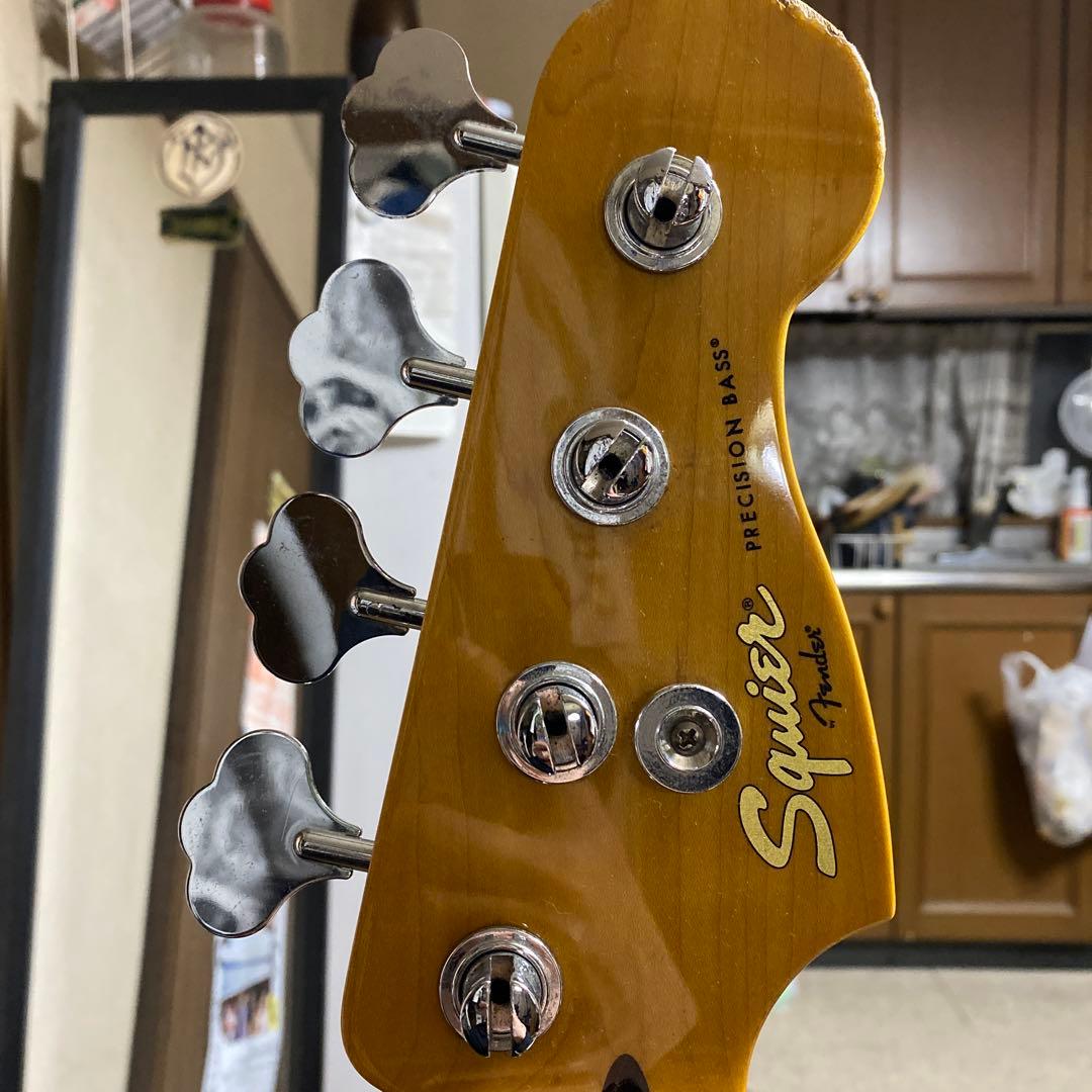 Squier Precision Bass 赤