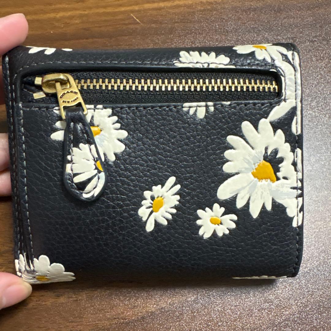 COACH デイジー柄 三つ折り財布