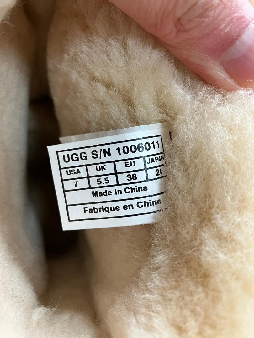 UGG アグ ショートブーツ 新品 未使用 箱付き サイズ24