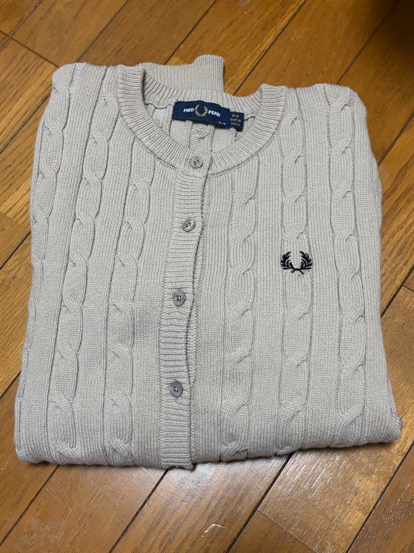 FRED PERRY ケーブルニットカーディガン ライトグレー