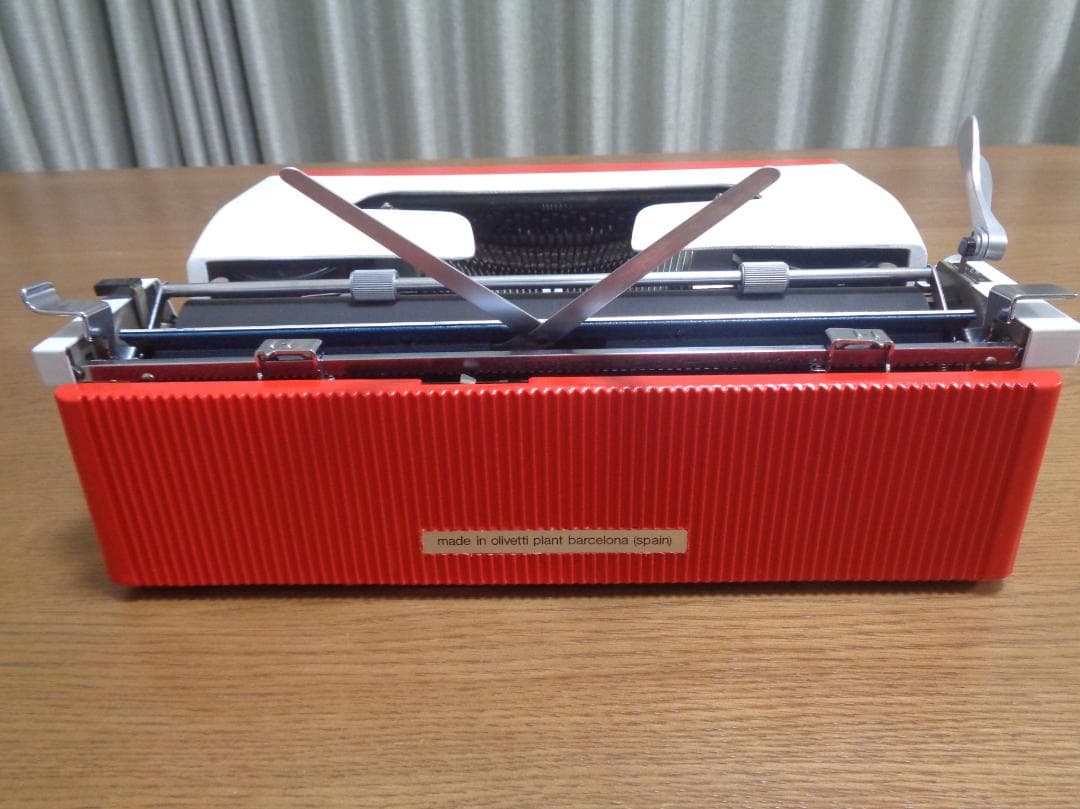 完動品　olivetti lettera32 タイプライター　トリコロールカラー