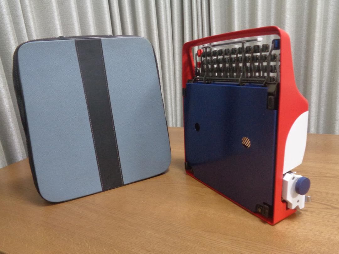 完動品　olivetti lettera32 タイプライター　トリコロールカラー
