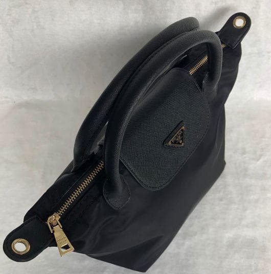 PRADA ショルダーバッグ 21cm