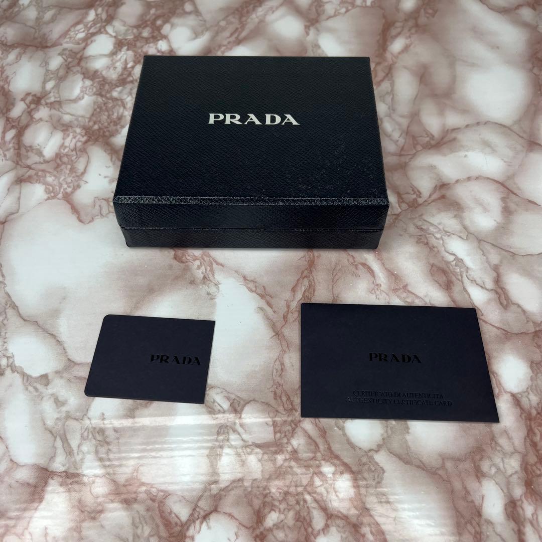【極美品】PRADA 二つ折り財布　折り財布90