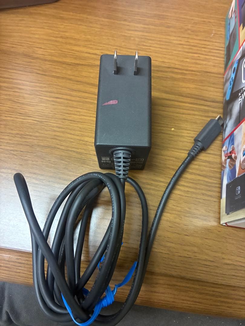 【美品】Nintendo Switch ニンテンドースイッチ　本体