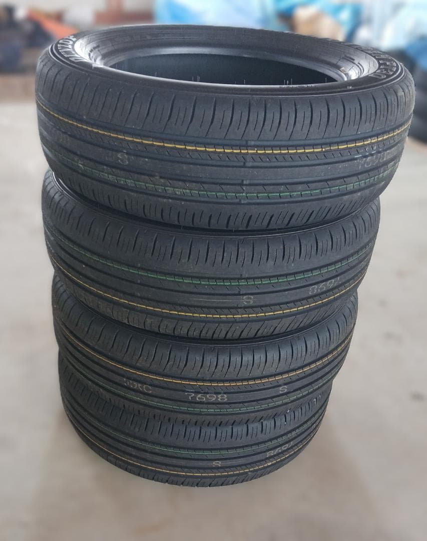 新車外し DUNLOP GRANDTREK 225/60R18 2025年46週