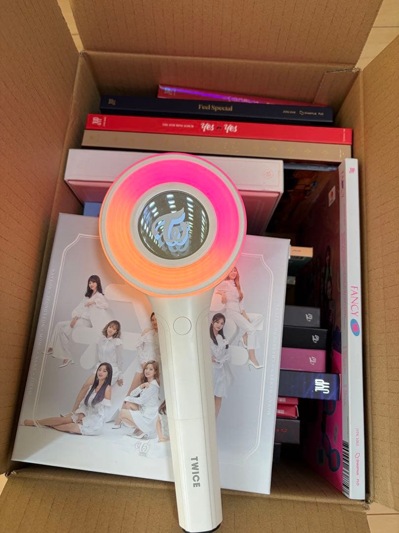 TWICE アルバム・ペンライト・その他グッズ等