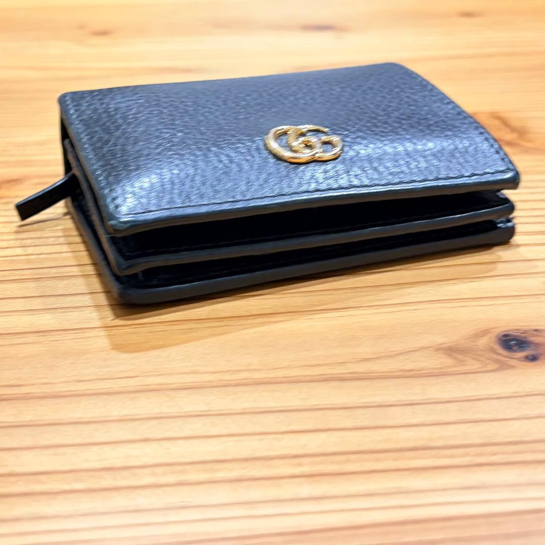 Gucci 黒 レザー 二つ折り財布